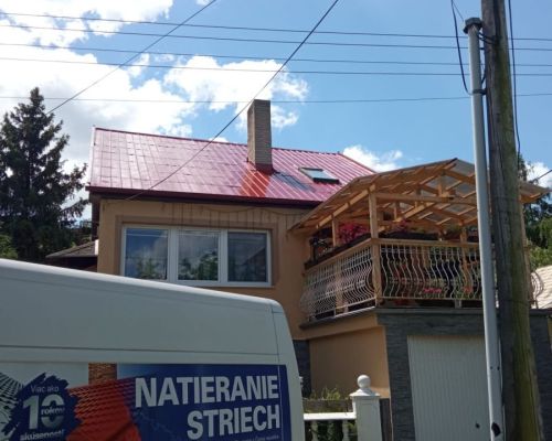 Natieranie strechy Podhájska