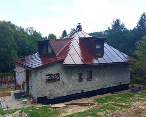Natieranie strechy Svrčinovec