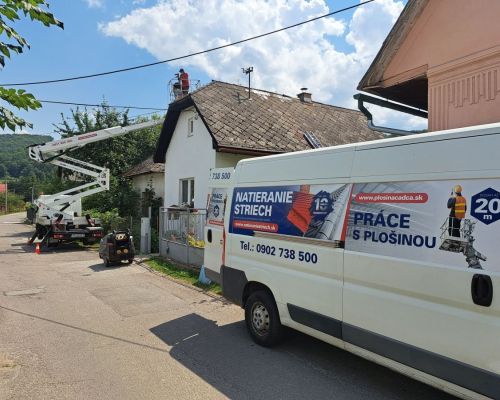 Natieranie strechy Valašská Belá