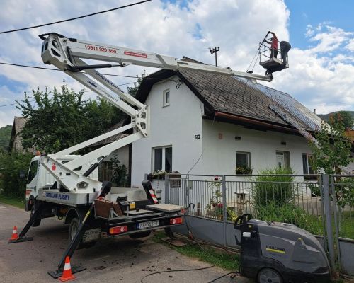 Natieranie strechy Valašská Belá