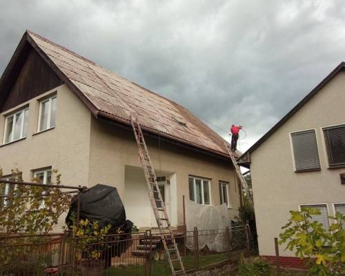 Renovácia eternitovej strechy v Bojniciach